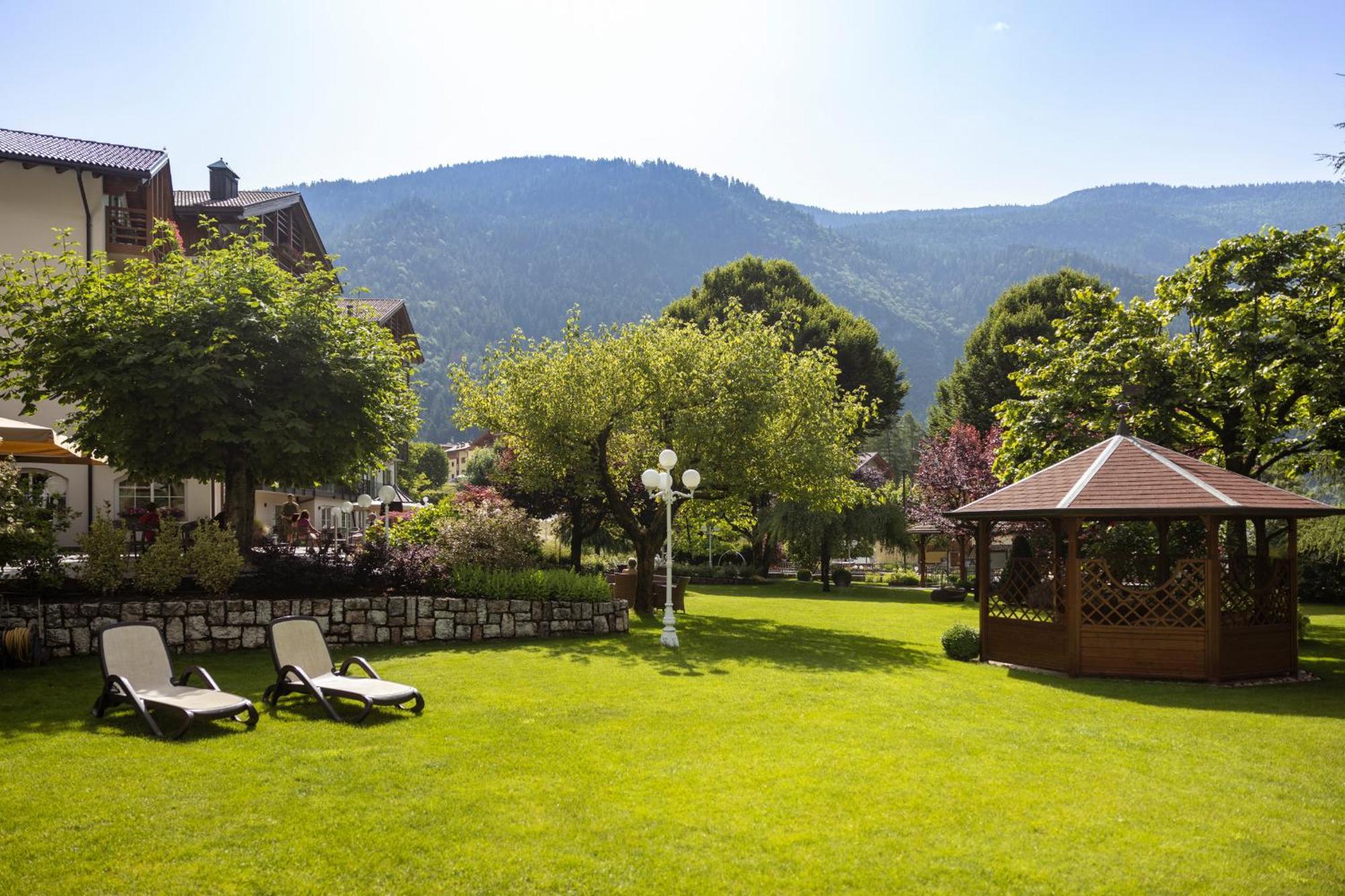 Hotel Lido - Slow & Natural Living Molveno Exterior foto
